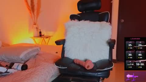 Alice Benette  online show from March 28, 8:36 am