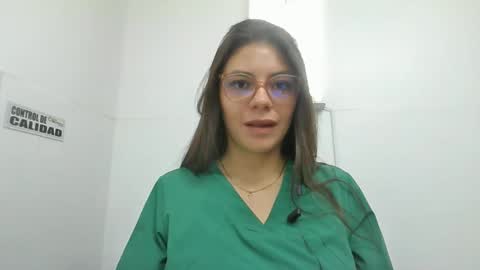 alicee16 online show from January 3, 10:19 pm