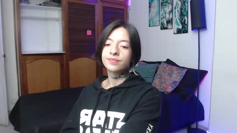 alicee_logan_ online show from October 5, 2:05 am