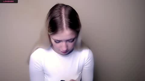 Snapshot of alicemeow_ chatting on September 11, 6:14 am Alice online show from September 11, 6:14 am