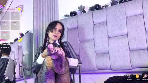 alicenoir_ online show from October 29, 11:51 pm