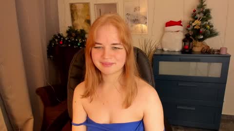 Snapshot of alicepopsy chatting on December 22, 9:42 pm Alice online show from December 22, 9:42 pm