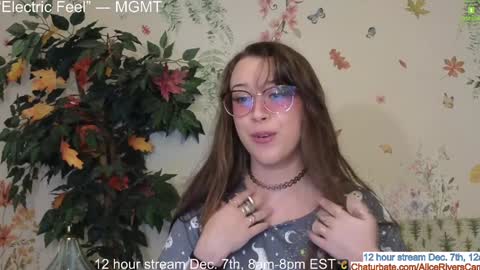Snapshot of aliceriverscam chatting on December 6, 9:56 pm Alice Rivers ---- Enter my public Discord- online show from December 6, 9:56 pm