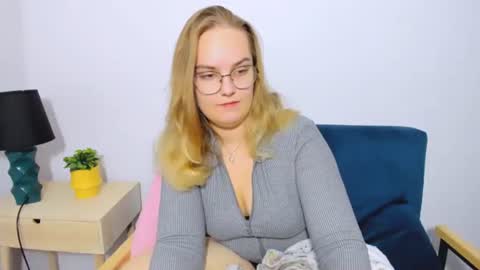 alicesensitive online show from November 6, 2:56 pm