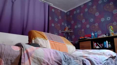 alicewetsquirt online show from February 12, 4:23 am