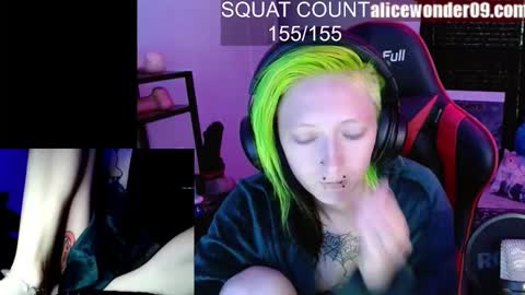Snapshot of alicewonder52 chatting on October 20, 12:30 pm Alice online show from October 20, 12:30 pm