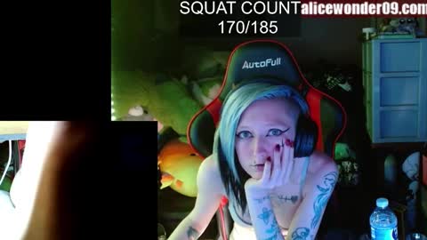 Snapshot of alicewonder52 chatting on March 7, 3:40 am Alice online show from March 7, 3:40 am