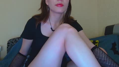 Snapshot of alicewoolfy chatting on September 16, 2:41 am AliceWoolfy online show from September 16, 2:41 am