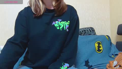 Snapshot of alicewoolfy chatting on October 5, 8:58 pm AliceWoolfy online show from October 5, 8:58 pm
