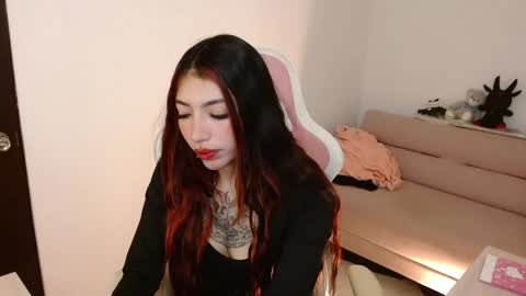 ALICIA  online show from May 1, 6:05 am