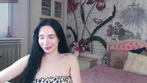 Veronica online show from October 23, 1:50 pm