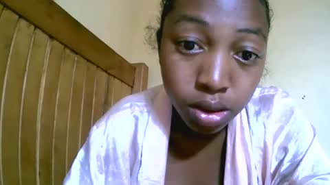 alicianah online show from December 4, 2:58 am