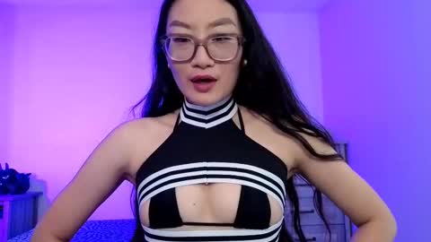 Alicia Hebi online show from September 13, 4:59 pm