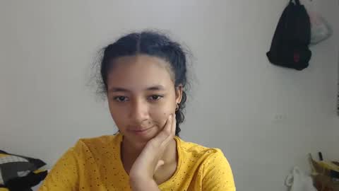 Snapshot of alicie_sexy_hot_20 chatting on February 10, 4:36 pm ana online show from February 10, 4:36 pm