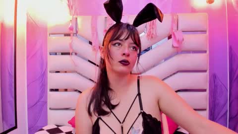 AlienHigh  Lnoir online show from December 2, 6:10 pm