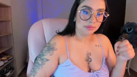 Snapshot of aliice_69 chatting on March 4, 3:11 am aliice_69 online show from March 4, 3:11 am