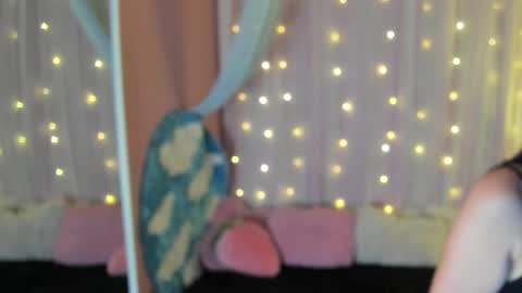 Snapshot of aliiz_01 chatting on December 7, 4:42 am Camii online show from December 7, 4:42 am