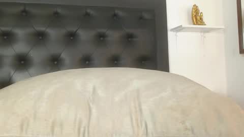 alika_jonhson_ online show from October 26, 3:24 am