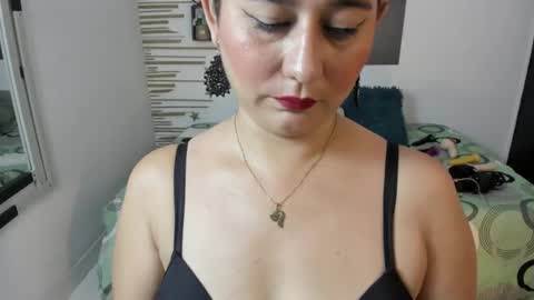 Snapshot of alinabozz1 chatting on September 21, 2:10 am alinabozz1 online show from September 21, 2:10 am