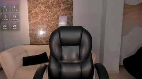 alinakravitz_ online show from October 20, 12:08 pm