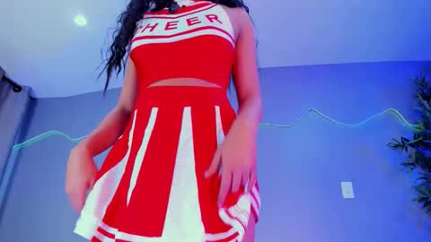 Snapshot of alinasweett_ chatting on October 19, 4:20 pm online show from October 19, 4:20 pm