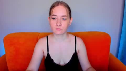 Snapshot of alinawise chatting on February 12, 1:19 am alinawise online show from February 12, 1:19 am