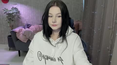 Aline Greeeen online show from November 29, 3:32 am