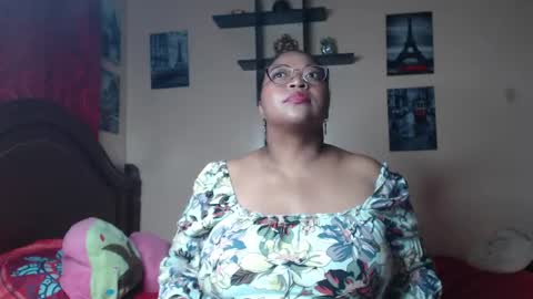 Snapshot of alisha_charm1 chatting on February 5, 1:15 am Alisha charm1 online show from February 5, 1:15 am