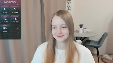 Snapshot of alisha_ley chatting on October 18, 12:08 pm Alya online show from October 18, 12:08 pm
