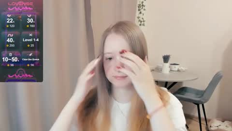 Snapshot of alisha_ley chatting on October 14, 8:22 pm Alya online show from October 14, 8:22 pm