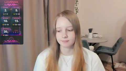 Snapshot of alisha_ley chatting on September 25, 6:39 pm Alya online show from September 25, 6:39 pm
