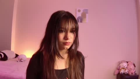 Snapshot of alisha_olsen_ chatting on September 17, 3:43 pm alisha_olsen_ online show from September 17, 3:43 pm