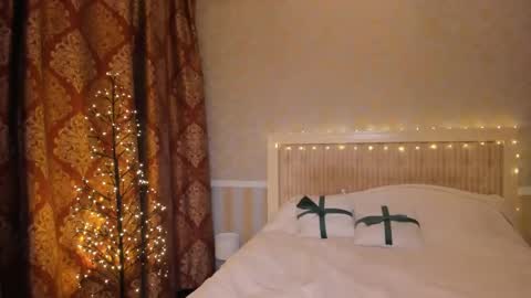 AlishaSwiss online show from December 11, 5:47 pm