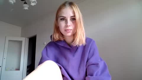 Snapshot of alismoona chatting on September 25, 8:13 am Alisa online show from September 25, 8:13 am
