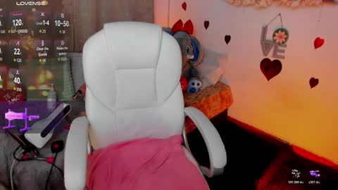   online show from April 11, 6:30 am