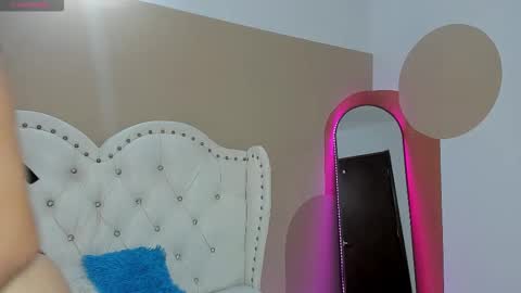 Snapshot of alison_milk chatting on October 1, 2:44 pm alison_milk online show from October 1, 2:44 pm