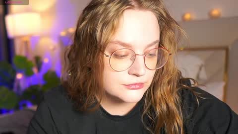 Snapshot of alissa_styles chatting on December 5, 12:44 pm Alissa online show from December 5, 12:44 pm