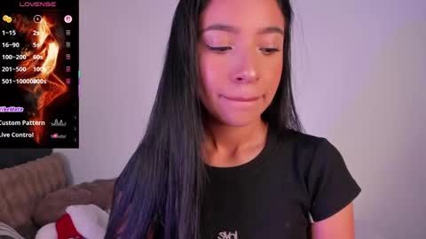alissarose_1 online show from May 3, 6:44 pm
