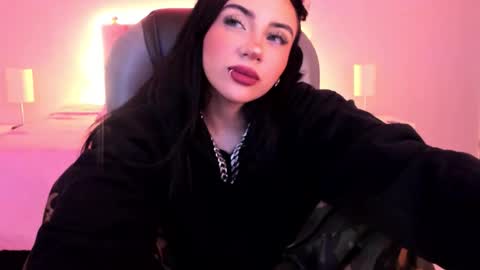 alisson__cortez online show from February 11, 1:23 pm