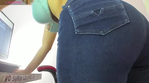 Snapshot of alisson_barker chatting on October 1, 12:21 pm ALISSON online show from October 1, 12:21 pm