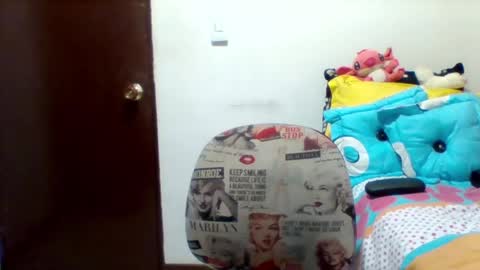 Snapshot of alisson_brand chatting on February 7, 1:11 pm alisson brand online show from February 7, 1:11 pm