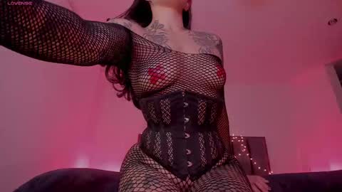 Snapshot of alisson_rocker chatting on September 26, 2:31 am online show from September 26, 2:31 am