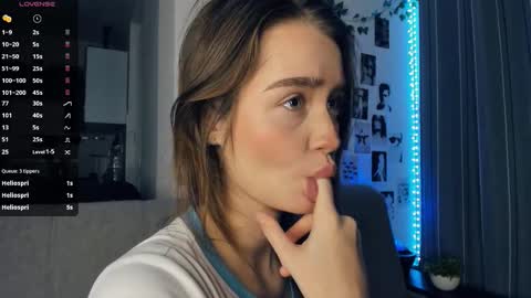 Alivia online show from November 9, 9:27 am