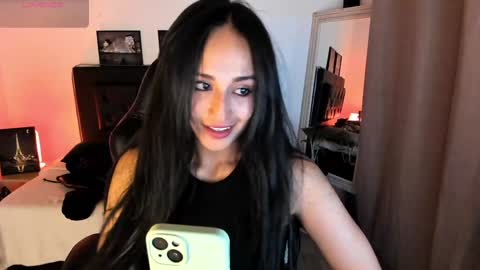 Snapshot of alizee__ chatting on December 7, 10:17 pm Alizee online show from December 7, 10:17 pm