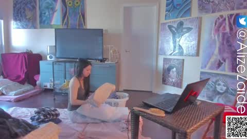 Alize Zaide online show from February 12, 6:51 pm