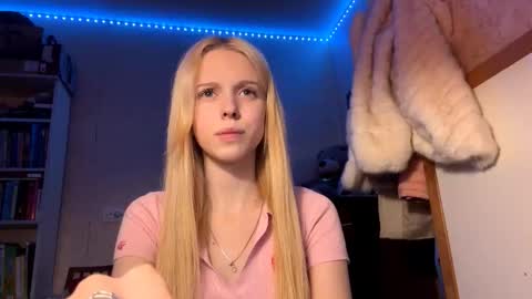 Lina online show from December 4, 4:41 pm