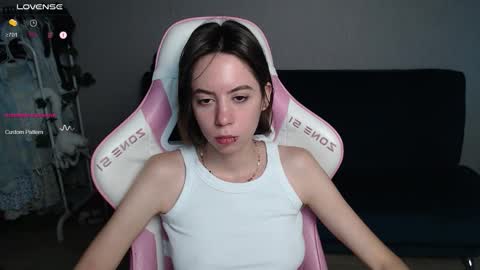 Snapshot of allie_hazie chatting on September 22, 12:31 am alice online show from September 22, 12:31 am