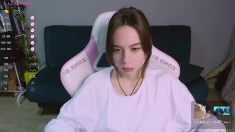 Snapshot of allie_hazie chatting on December 2, 11:49 pm alice online show from December 2, 11:49 pm