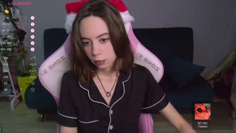 Snapshot of allie_hazie chatting on December 12, 11:36 pm alice online show from December 12, 11:36 pm