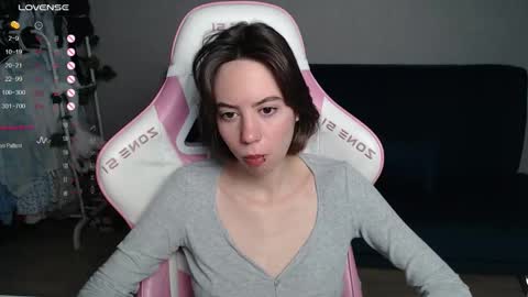 Snapshot of allie_hazie chatting on October 9, 12:26 am alice online show from October 9, 12:26 am